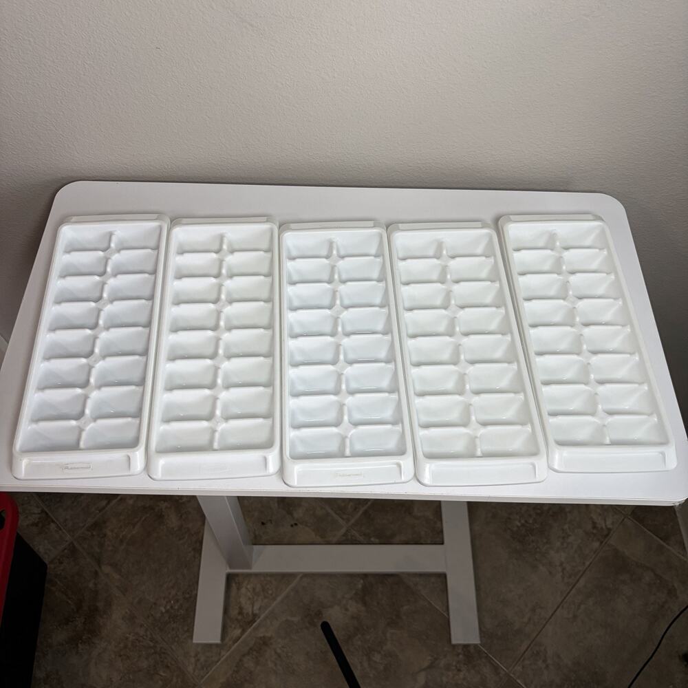 Vintage Rubbermaid #2867 Ice Cube Trays Lot of 5 White Made in USA Stackable